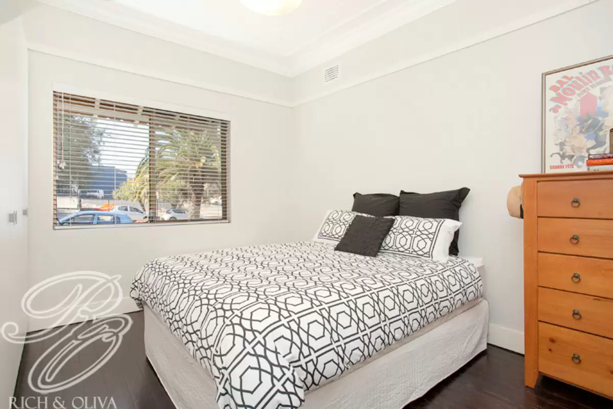 12 Brighton Avenue, Croydon Park Sold by Rich & Oliva - image 7