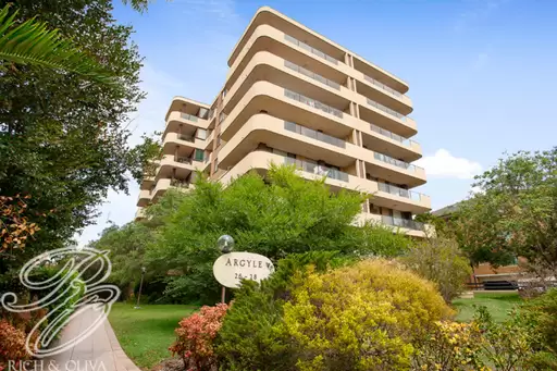 14/26 Park Avenue, Burwood Sold by Rich & Oliva