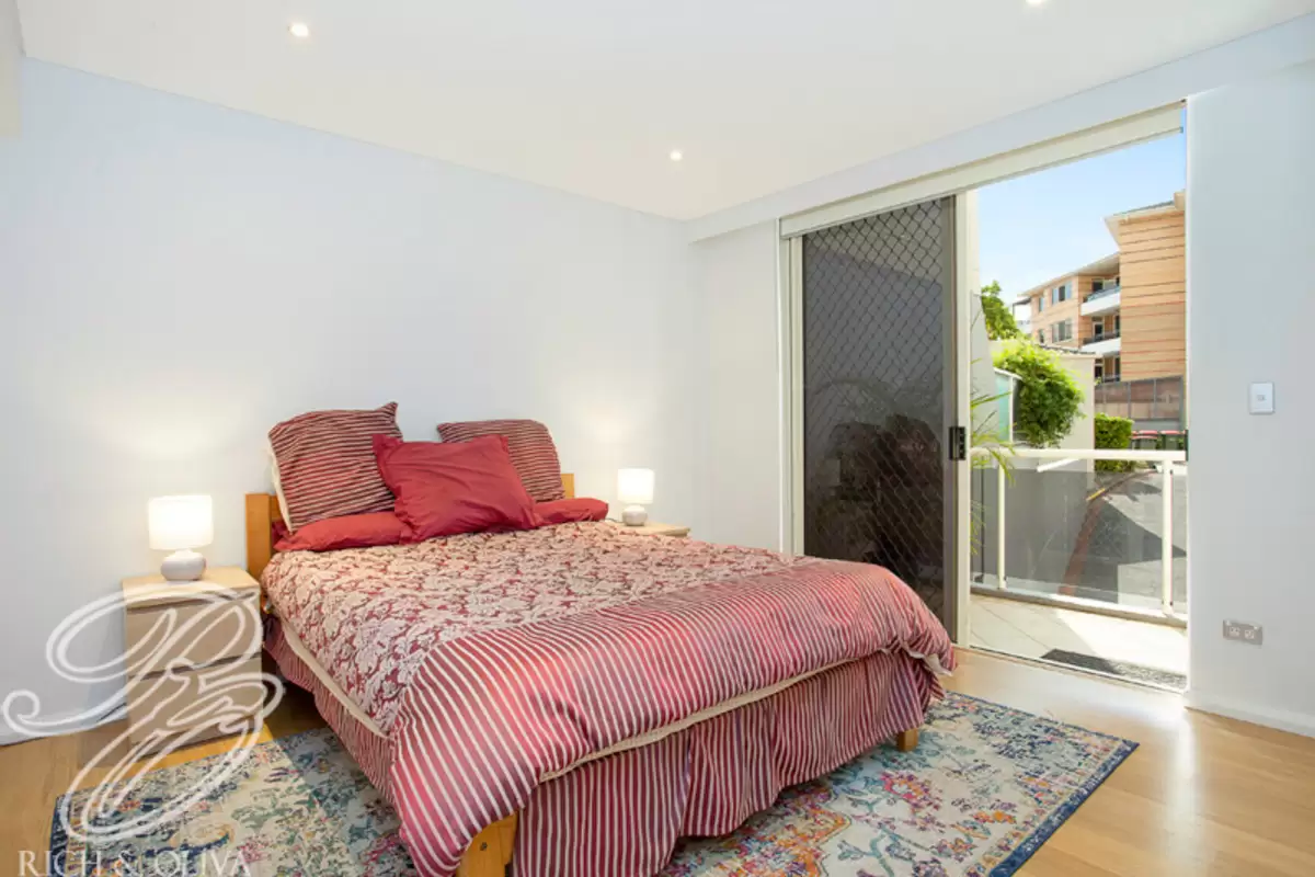 10/27 Windward Parade, Chiswick Sold by Rich & Oliva - image 5