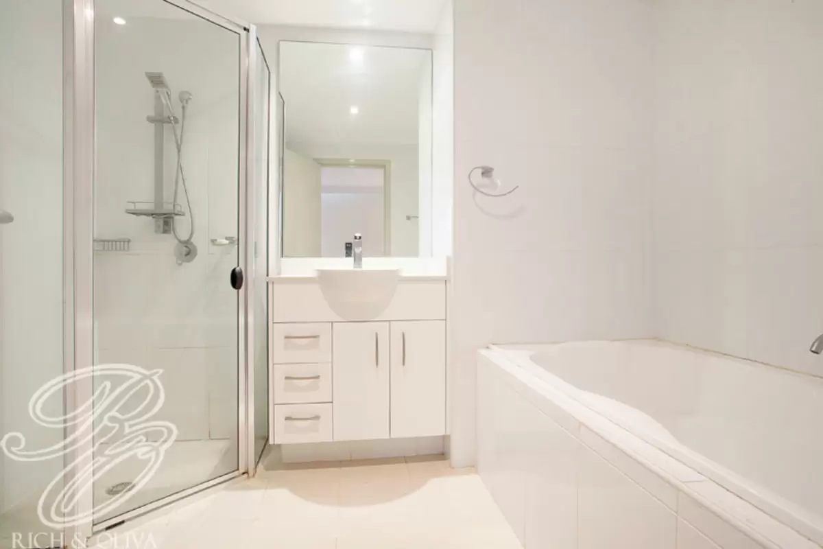 10/27 Windward Parade, Chiswick Sold by Rich & Oliva - image 6