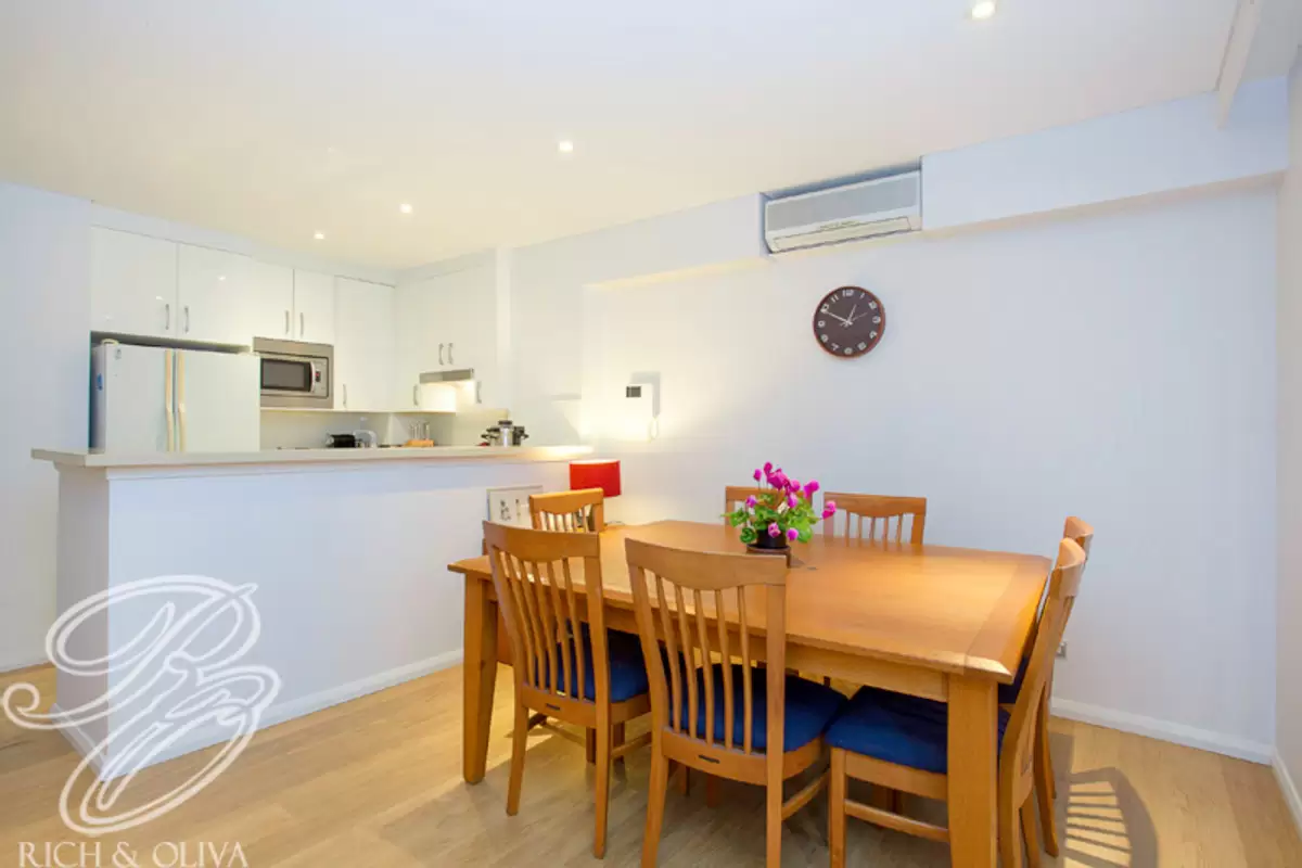 10/27 Windward Parade, Chiswick Sold by Rich & Oliva - image 3