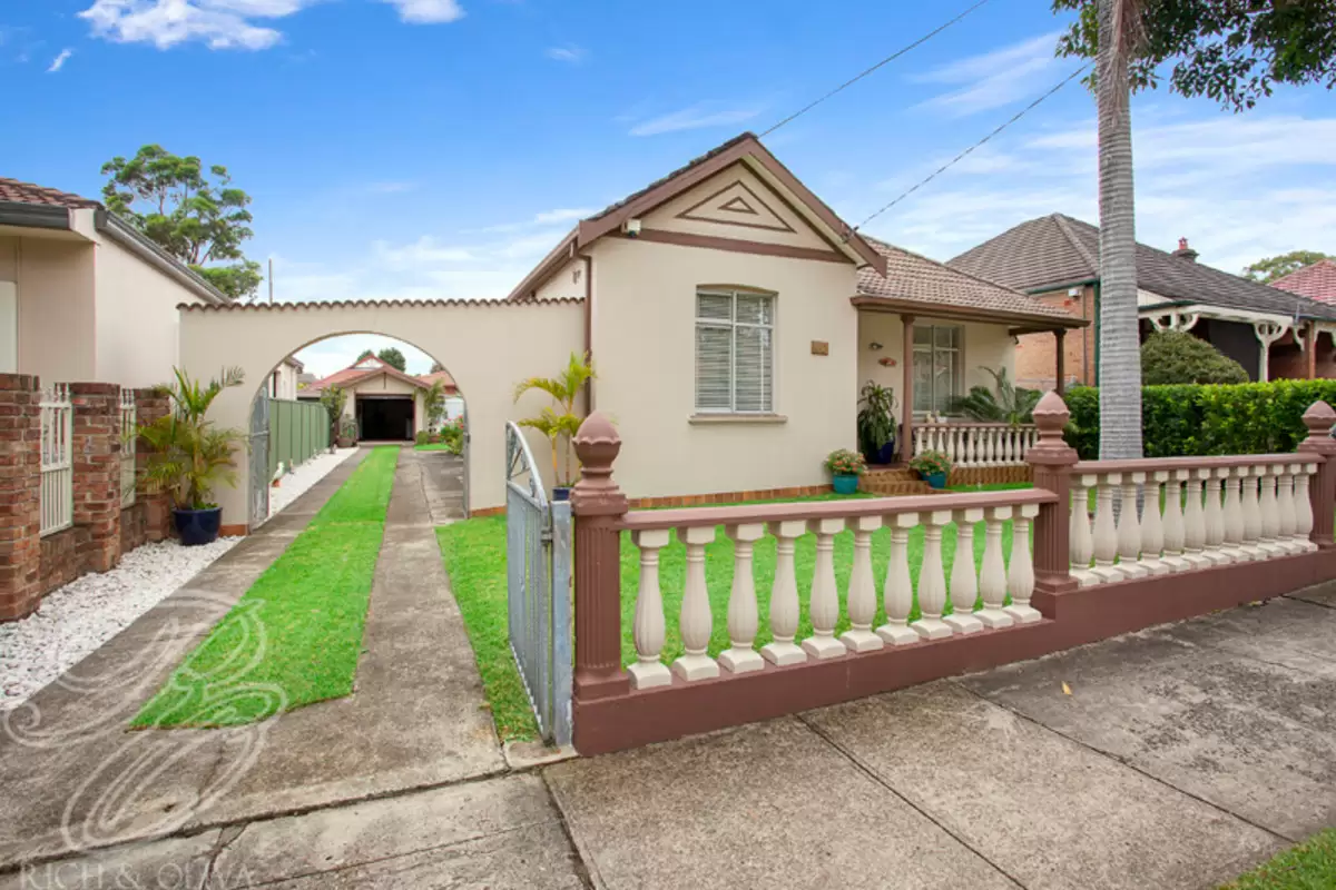 90 Brighton Street, Croydon Park Sold by Rich & Oliva - image 1