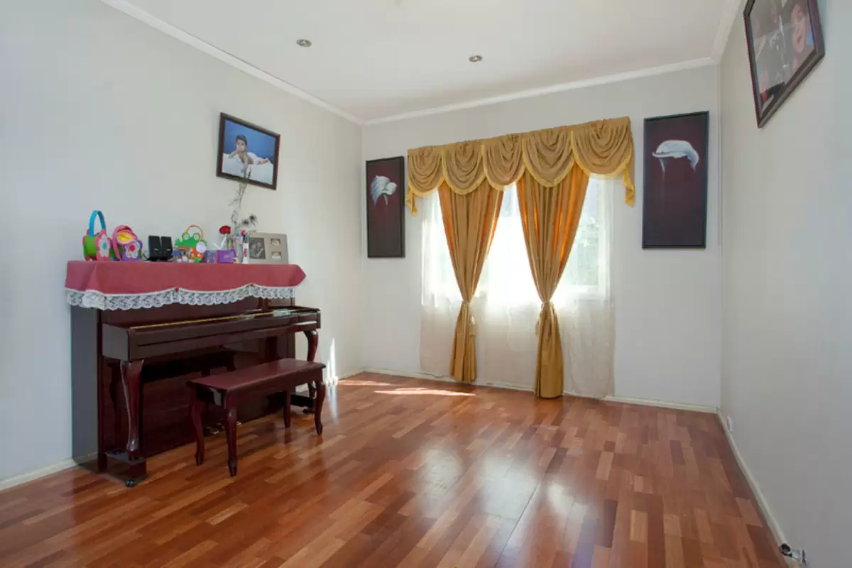 11 Windsor Avenue, Croydon Park Sold by Rich & Oliva - image 3