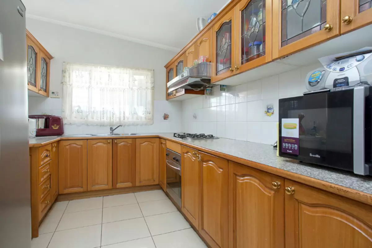 11 Windsor Avenue, Croydon Park Sold by Rich & Oliva - image 4