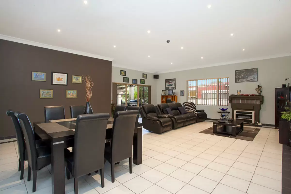 28 Hampton, Croydon Park Sold by Rich & Oliva - image 5
