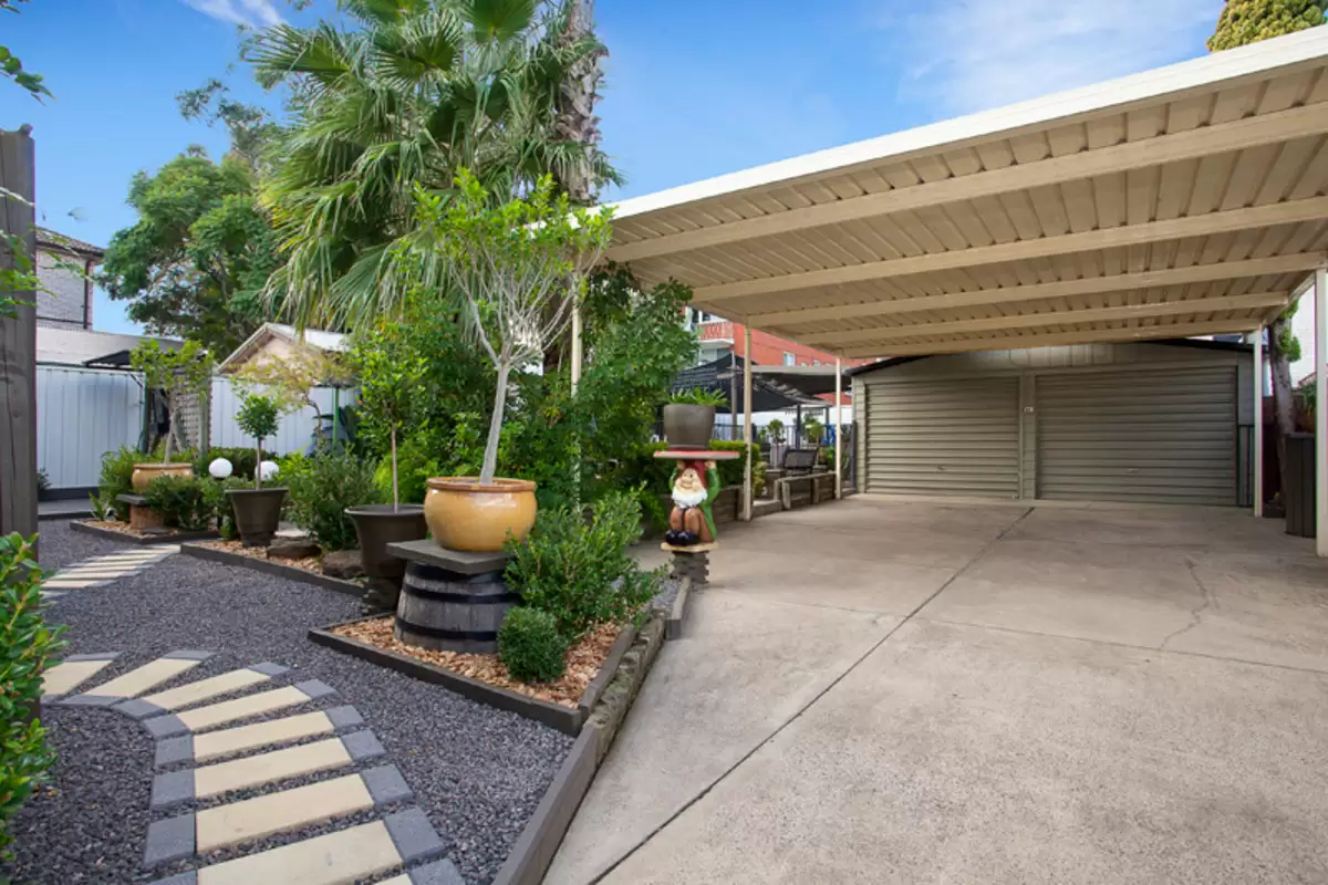 28 Hampton, Croydon Park Sold by Rich & Oliva - image 11