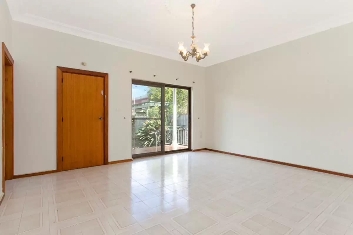 11 Queen Street, Croydon Park Sold by Rich & Oliva - image 2