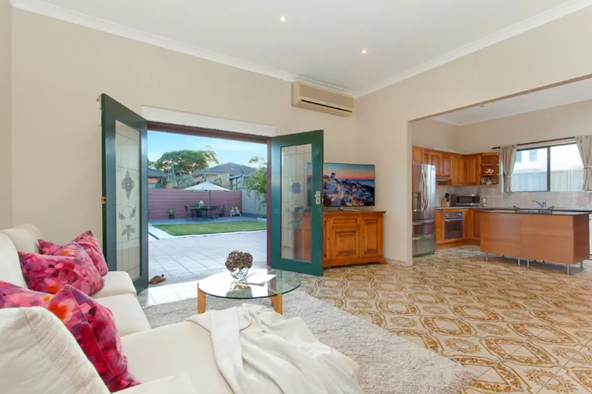 35 Seymour Street, Croydon Park Sold by Rich & Oliva - image 4