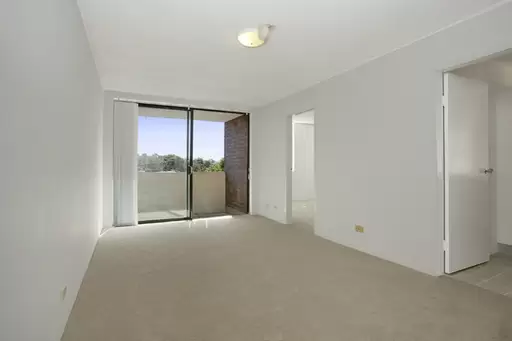 14/211 Wigram Road, Forest Lodge Sold by Rich & Oliva