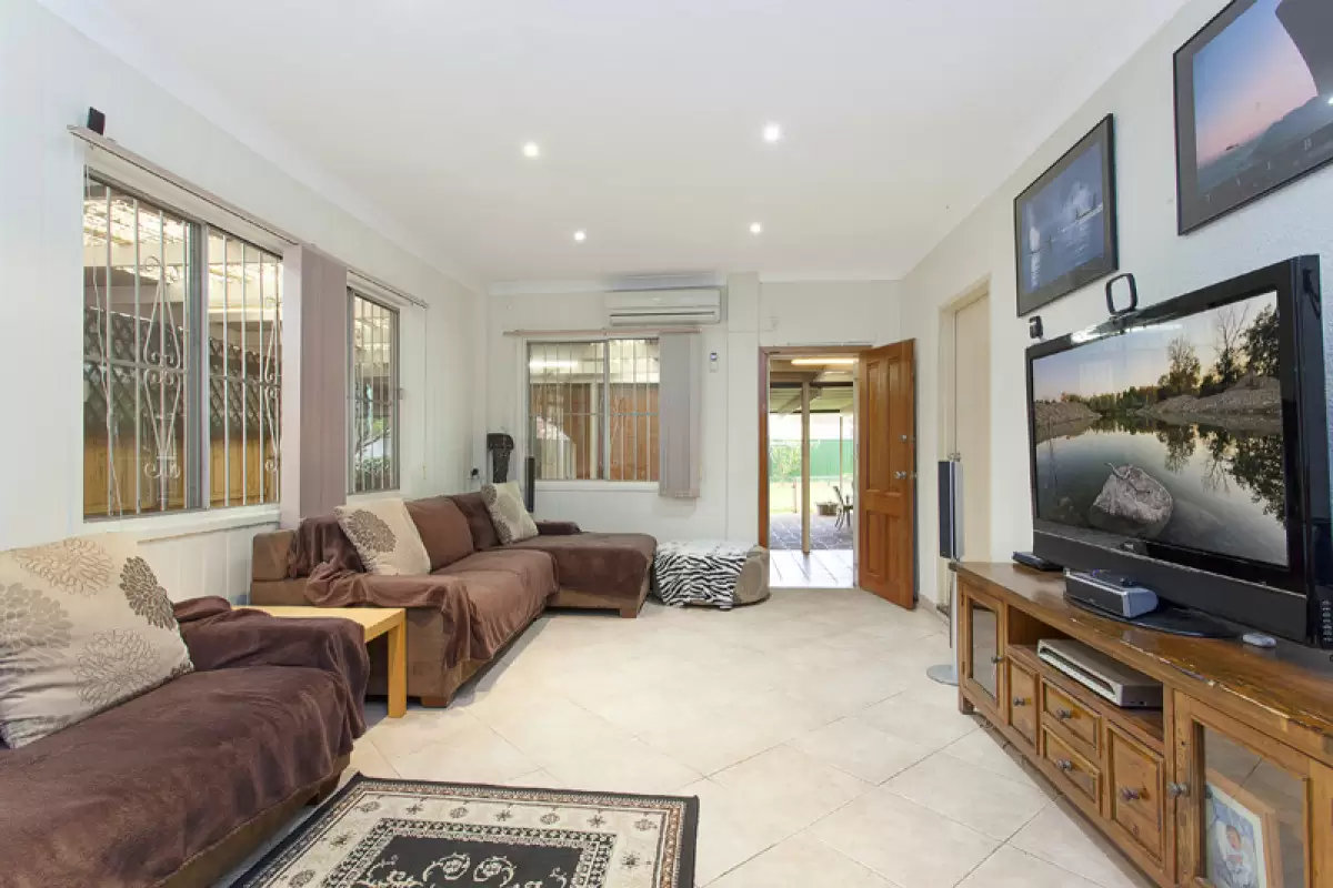 13 Clyde Street, Croydon Park Sold by Rich & Oliva - image 3