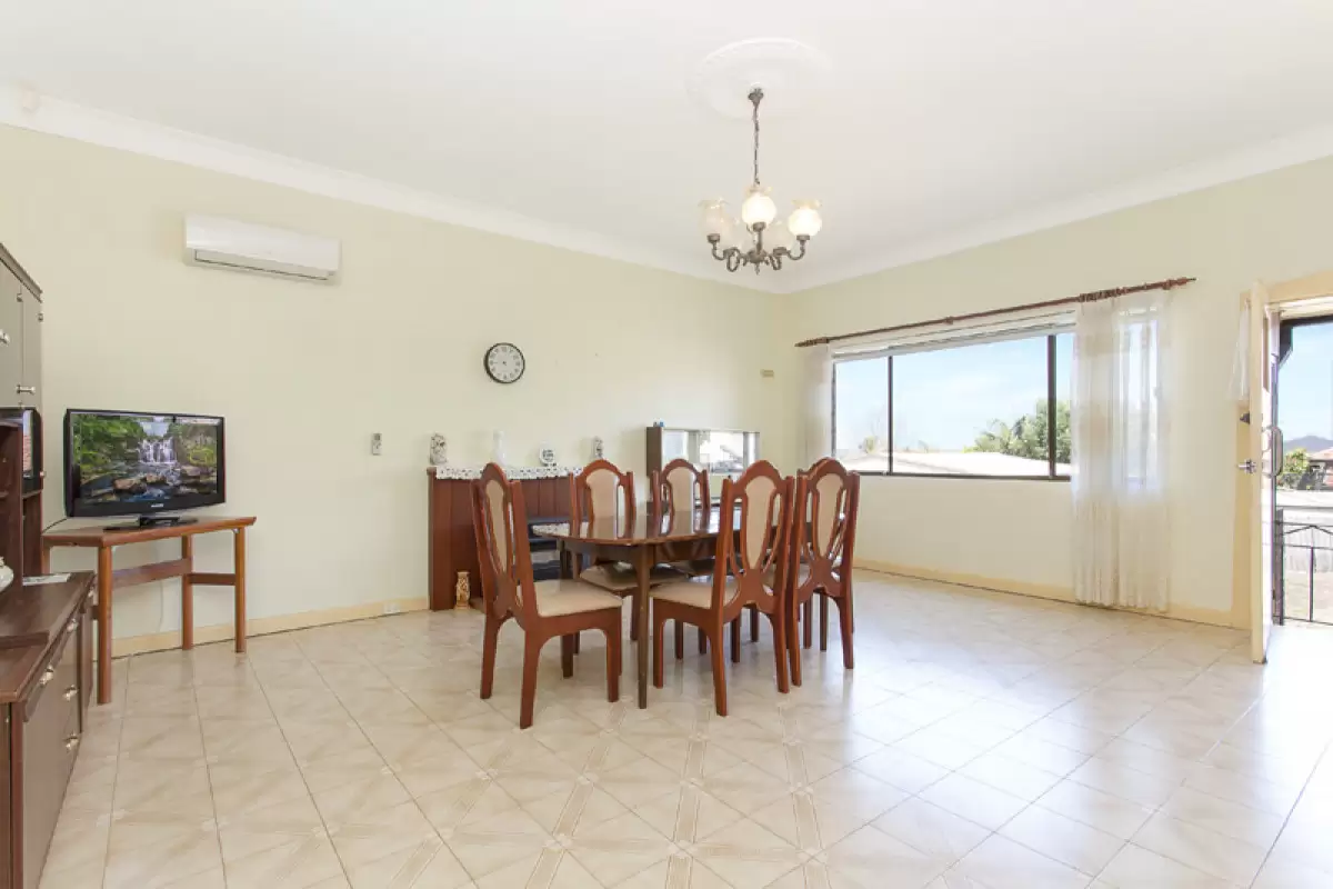 33 Forbes Street, Croydon Park Sold by Rich & Oliva - image 3