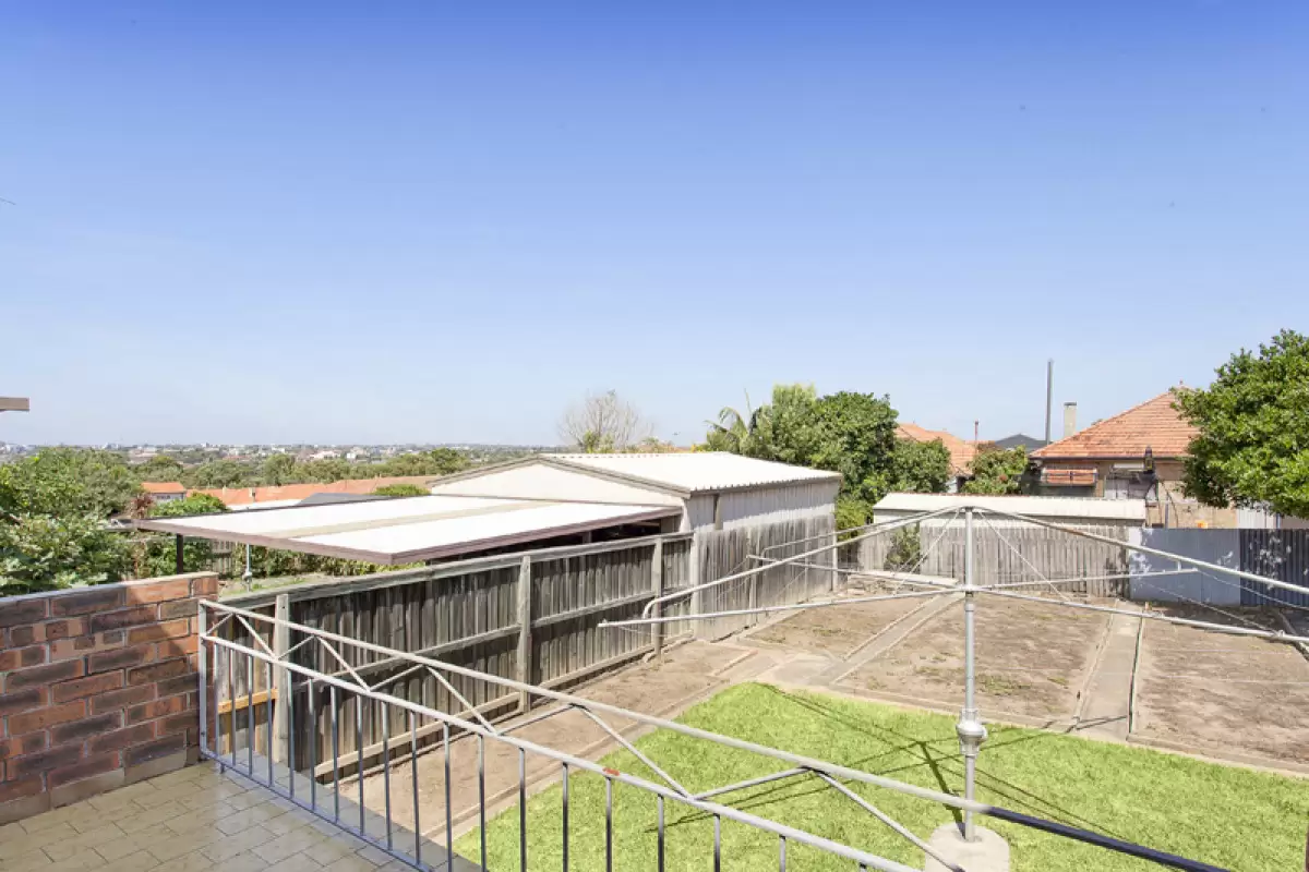 33 Forbes Street, Croydon Park Sold by Rich & Oliva - image 4