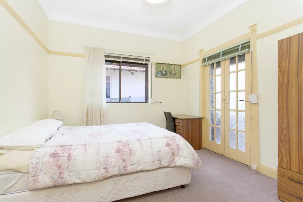 33 Forbes Street, Croydon Park Sold by Rich & Oliva - image 8