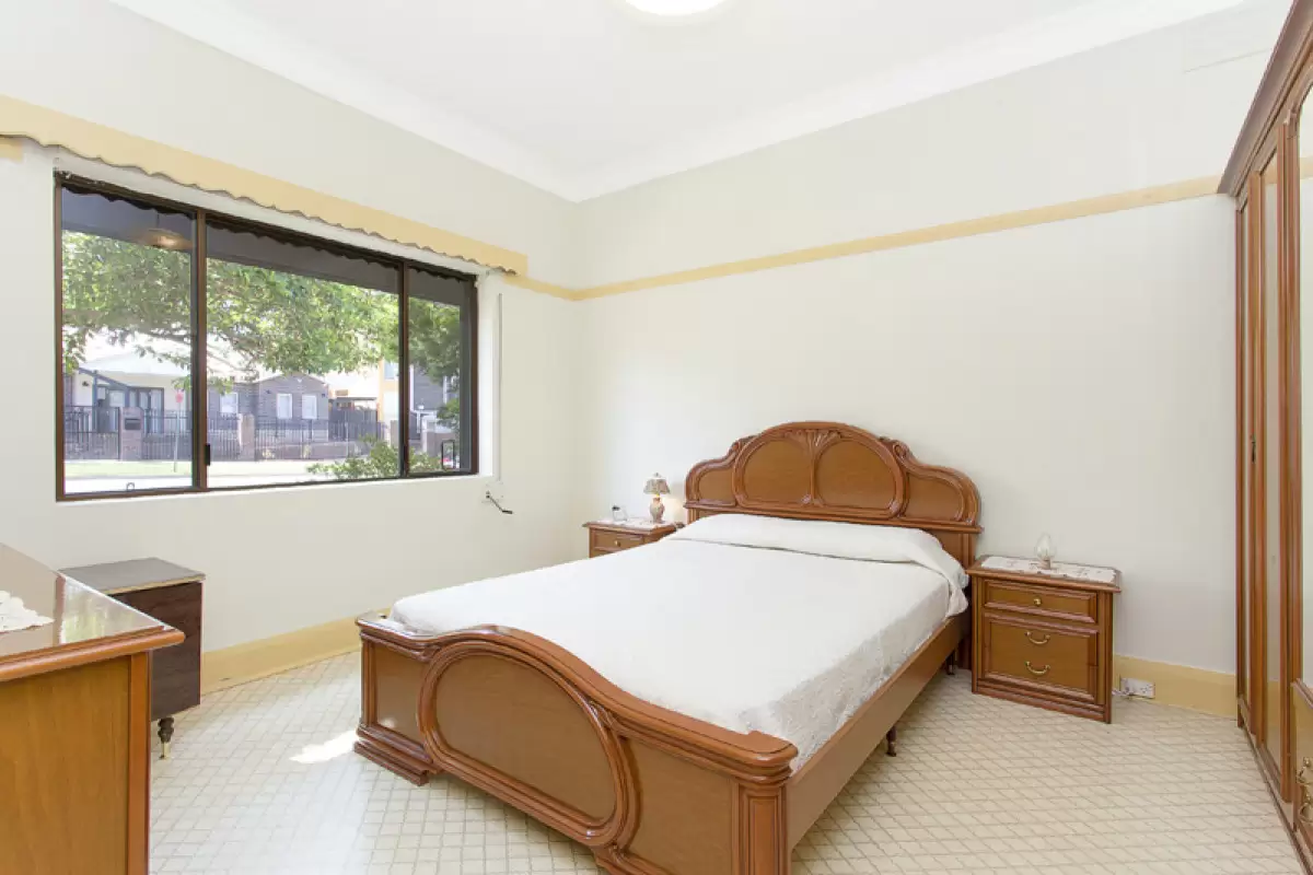 33 Forbes Street, Croydon Park Sold by Rich & Oliva - image 6