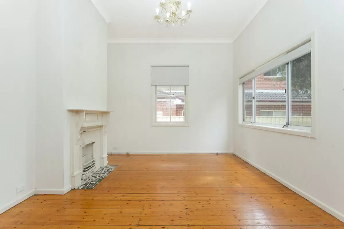 76 Holborow Street, Croydon Park Sold by Rich & Oliva - image 3