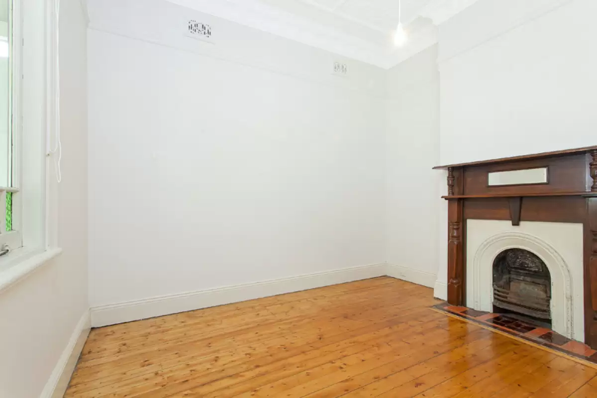 76 Holborow Street, Croydon Park Sold by Rich & Oliva - image 5
