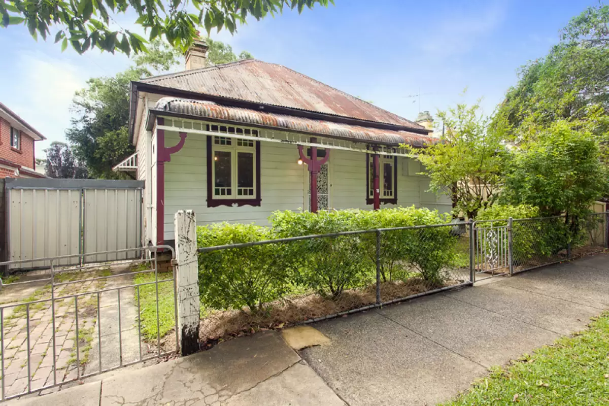 76 Holborow Street, Croydon Park Sold by Rich & Oliva - image 1