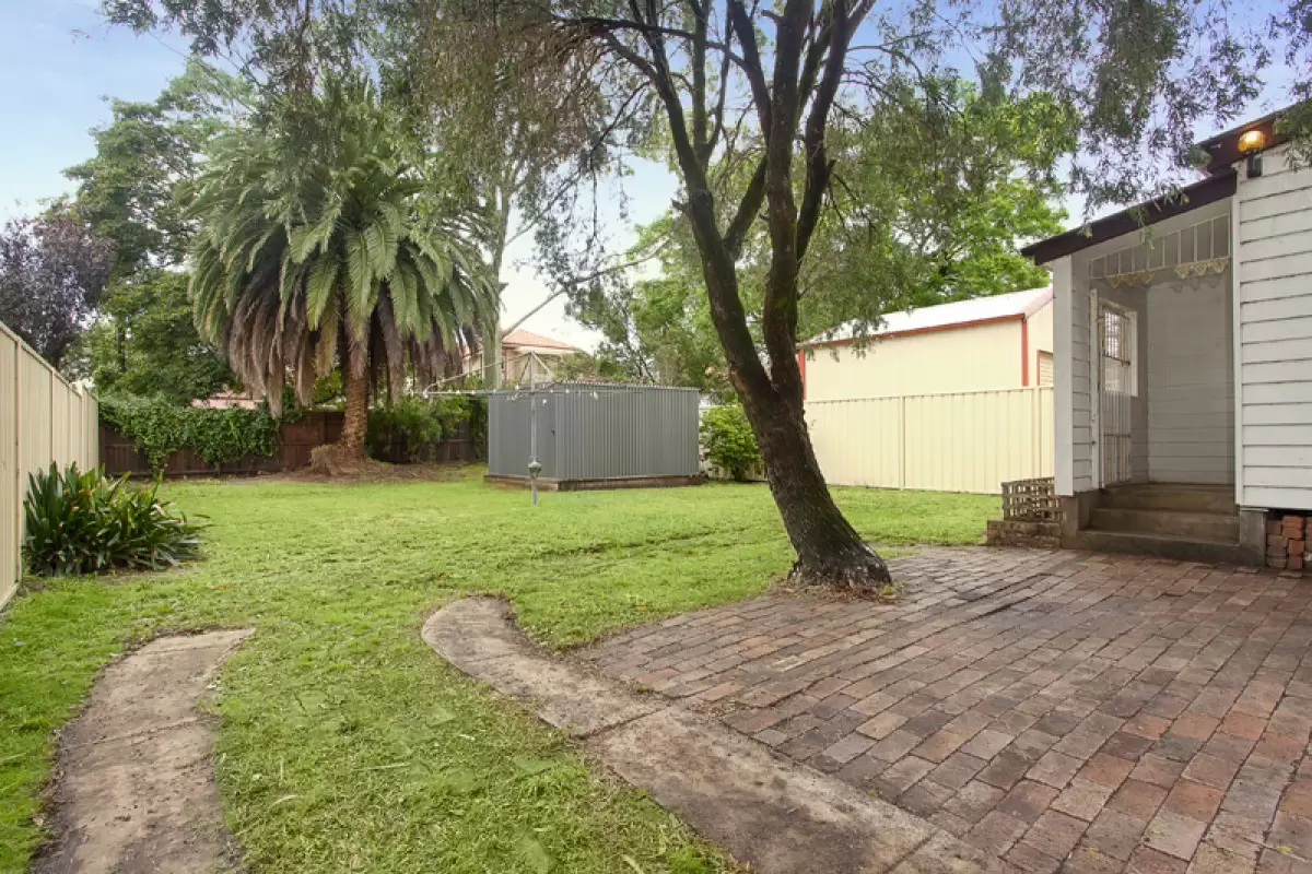76 Holborow Street, Croydon Park Sold by Rich & Oliva - image 2