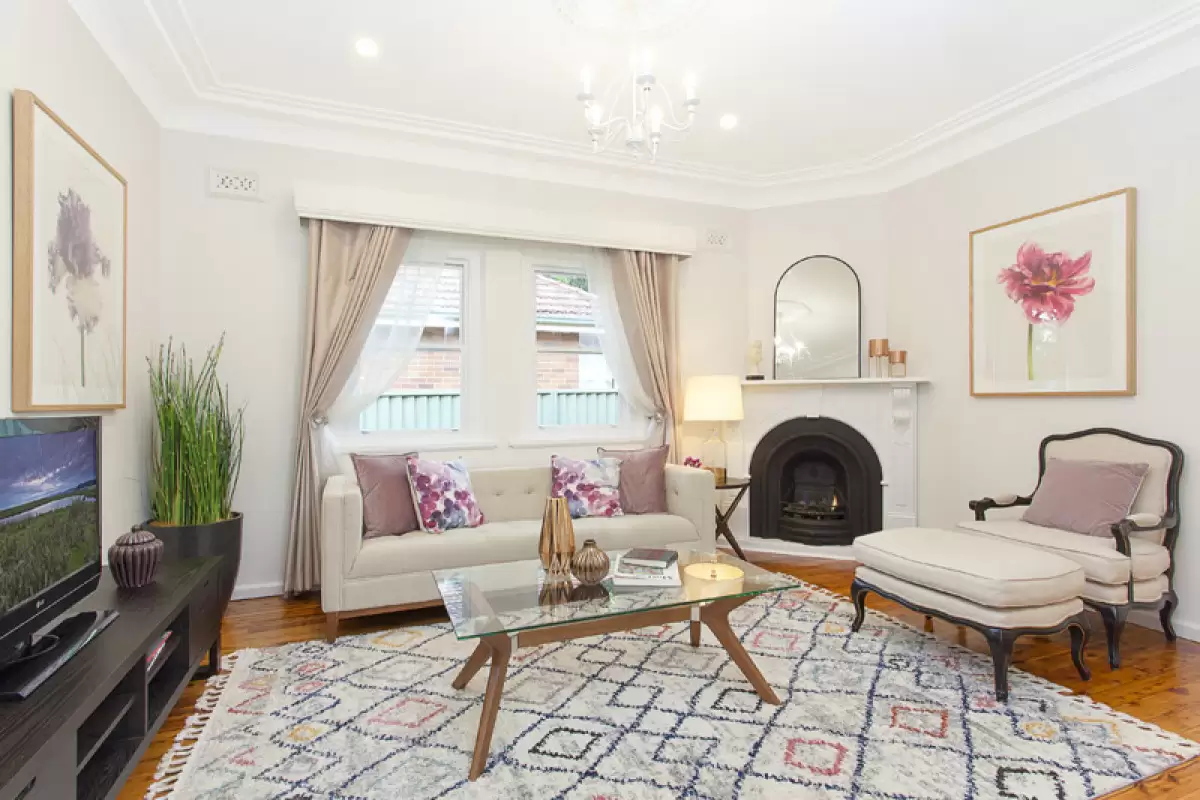 2 Hextol, Croydon Park Sold by Rich & Oliva - image 4