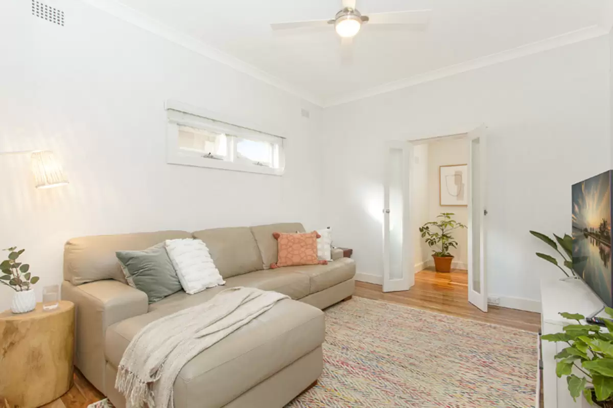 61 Windsor Avenue, Croydon Park Sold by Rich & Oliva - image 2