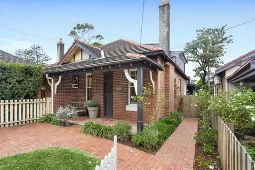 14 Holborow Street, Croydon Sold by Rich & Oliva