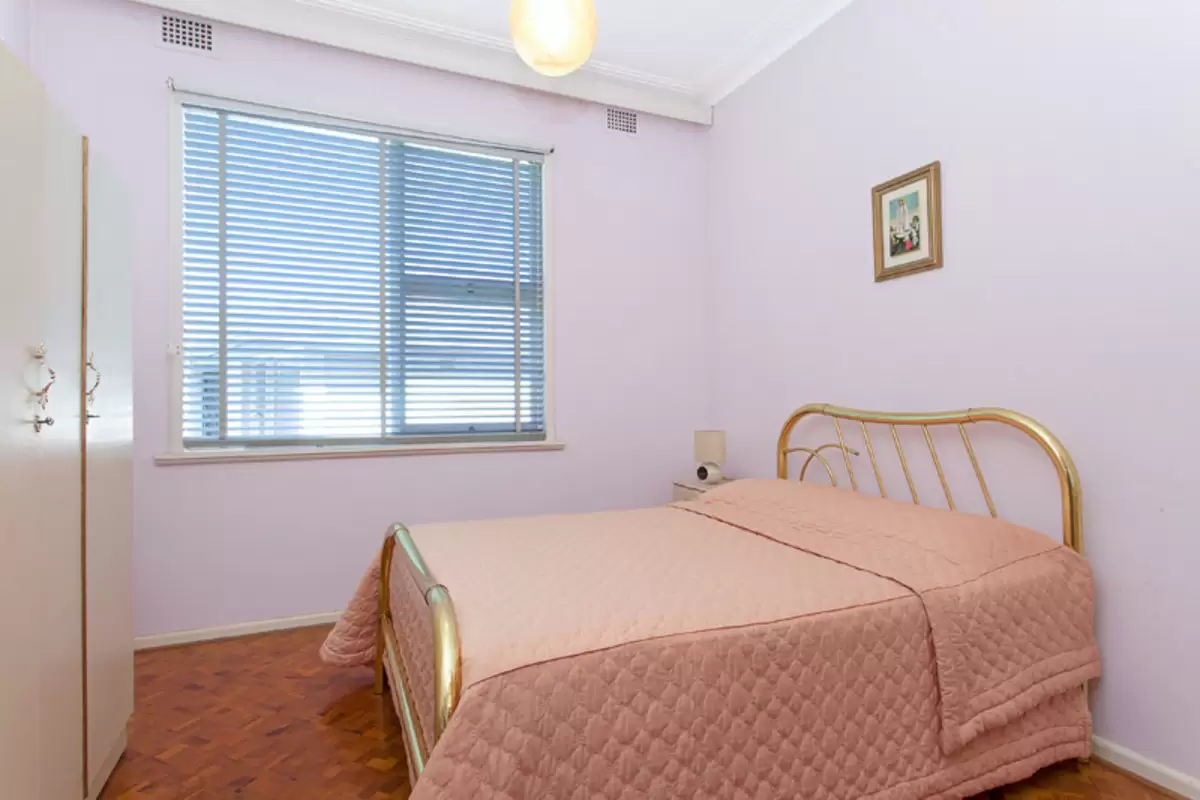 8 Parkhill Street, Croydon Park Sold by Rich & Oliva - image 6