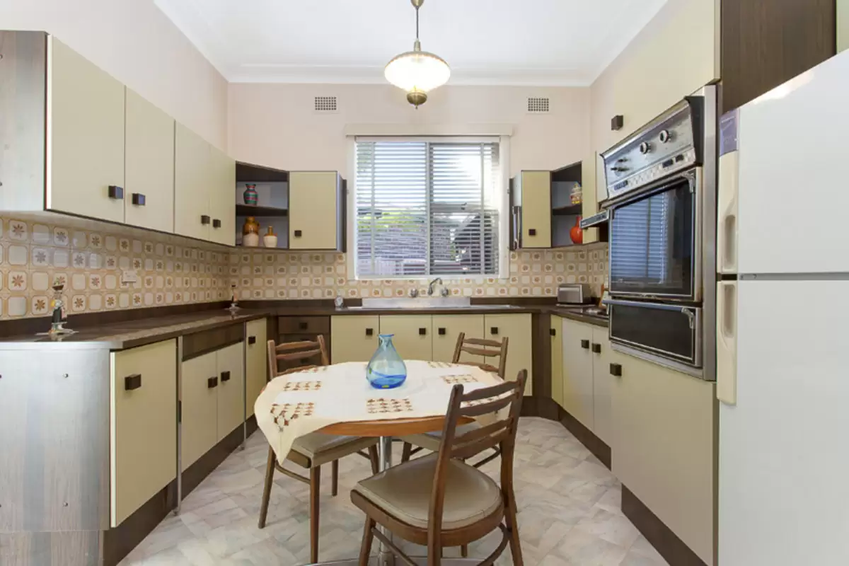 8 Parkhill Street, Croydon Park Sold by Rich & Oliva - image 7
