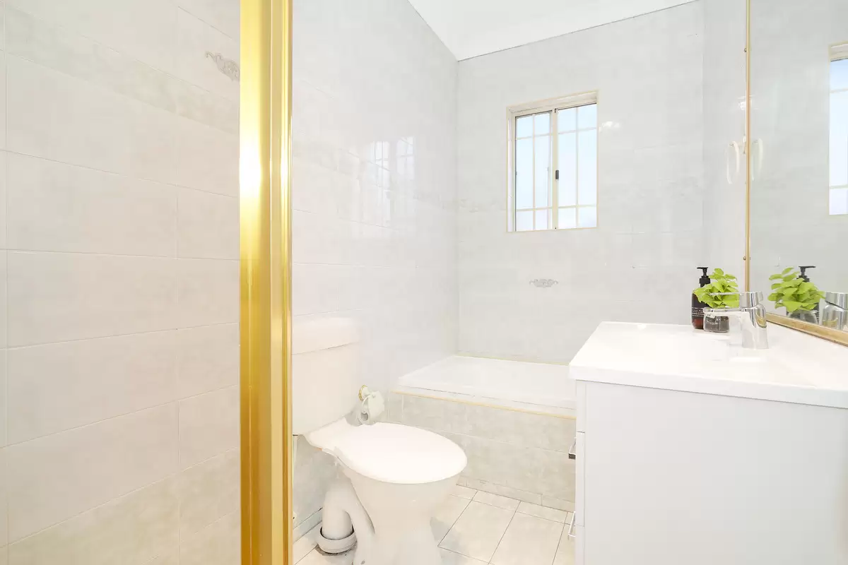 32 Wentworth Street, Croydon Park Sold by Rich & Oliva - image 7
