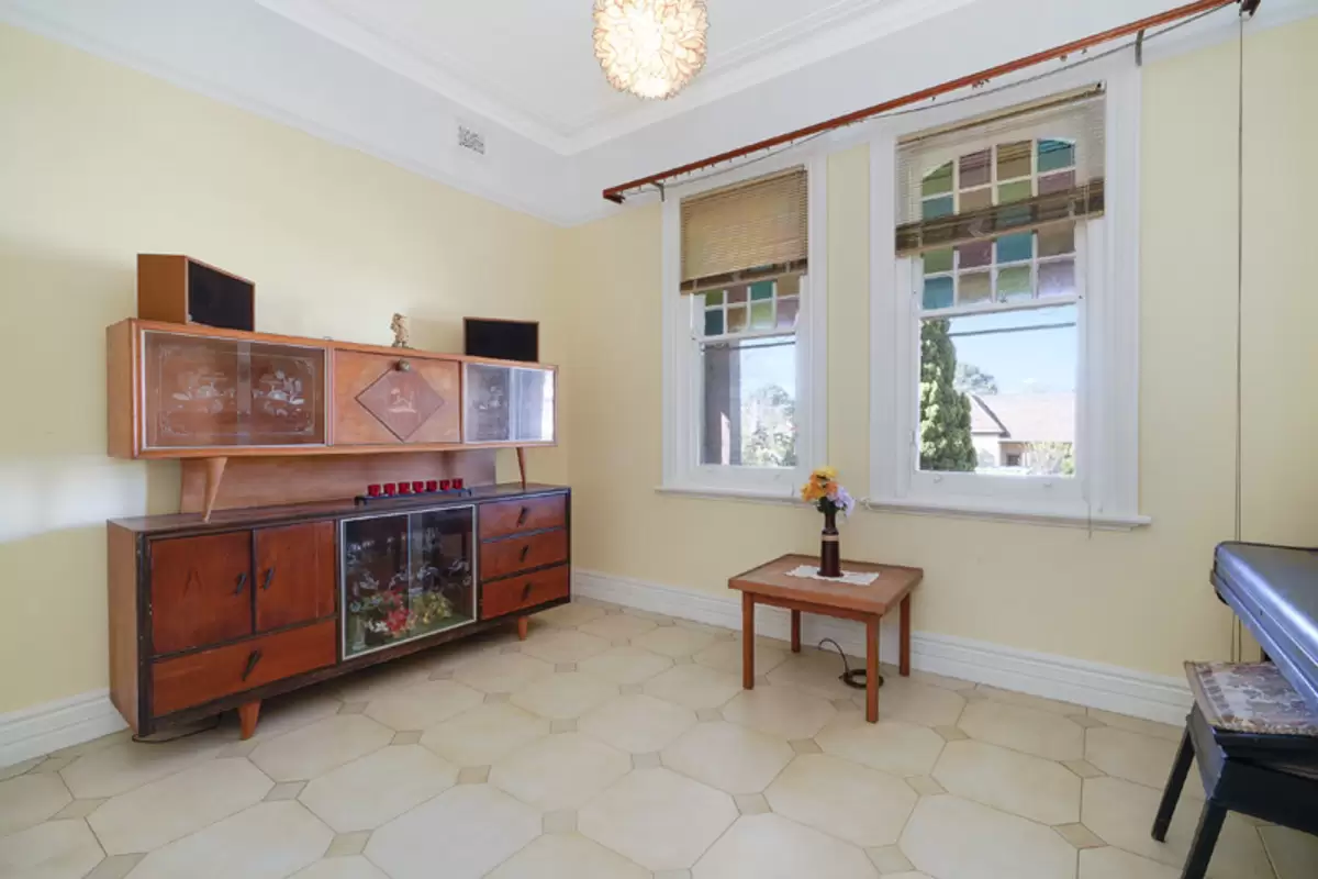 19 Leopold Street, Croydon Park Sold by Rich & Oliva - image 6