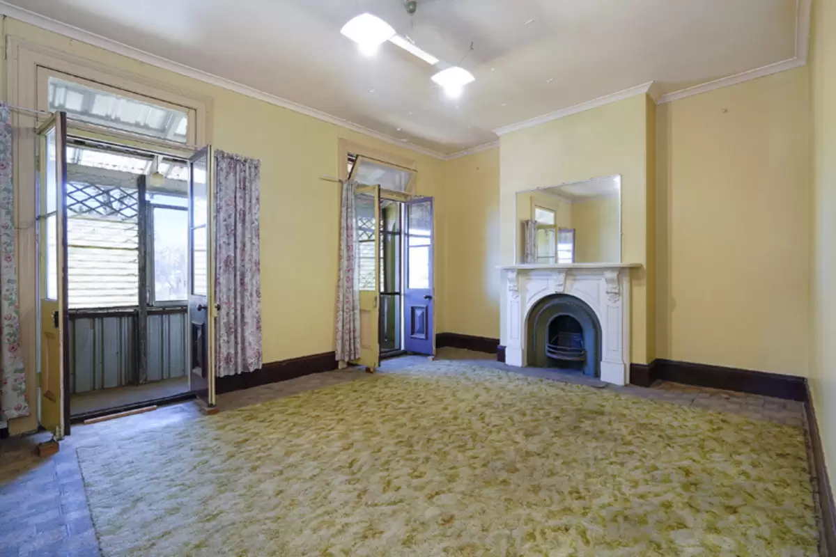 35 Henson Street, Summer Hill Sold by Rich & Oliva - image 6