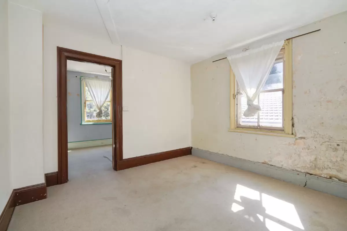 33 Henson Street, Summer Hill Sold by Rich & Oliva - image 9