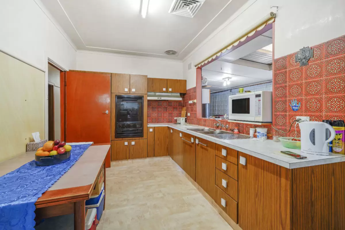 33 Kirkham Road, Auburn Sold by Rich & Oliva - image 7