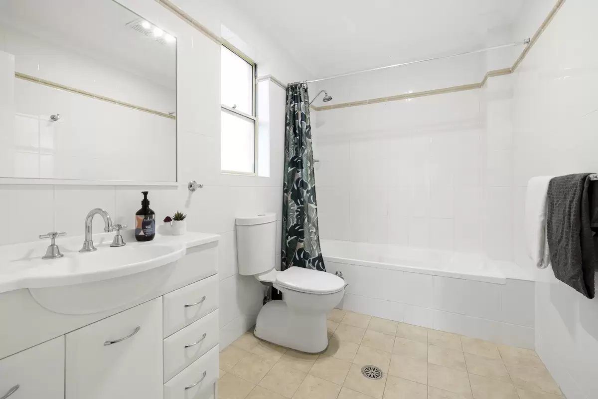 4 Terrace Lane, Dulwich Hill Sold by Rich & Oliva - image 13