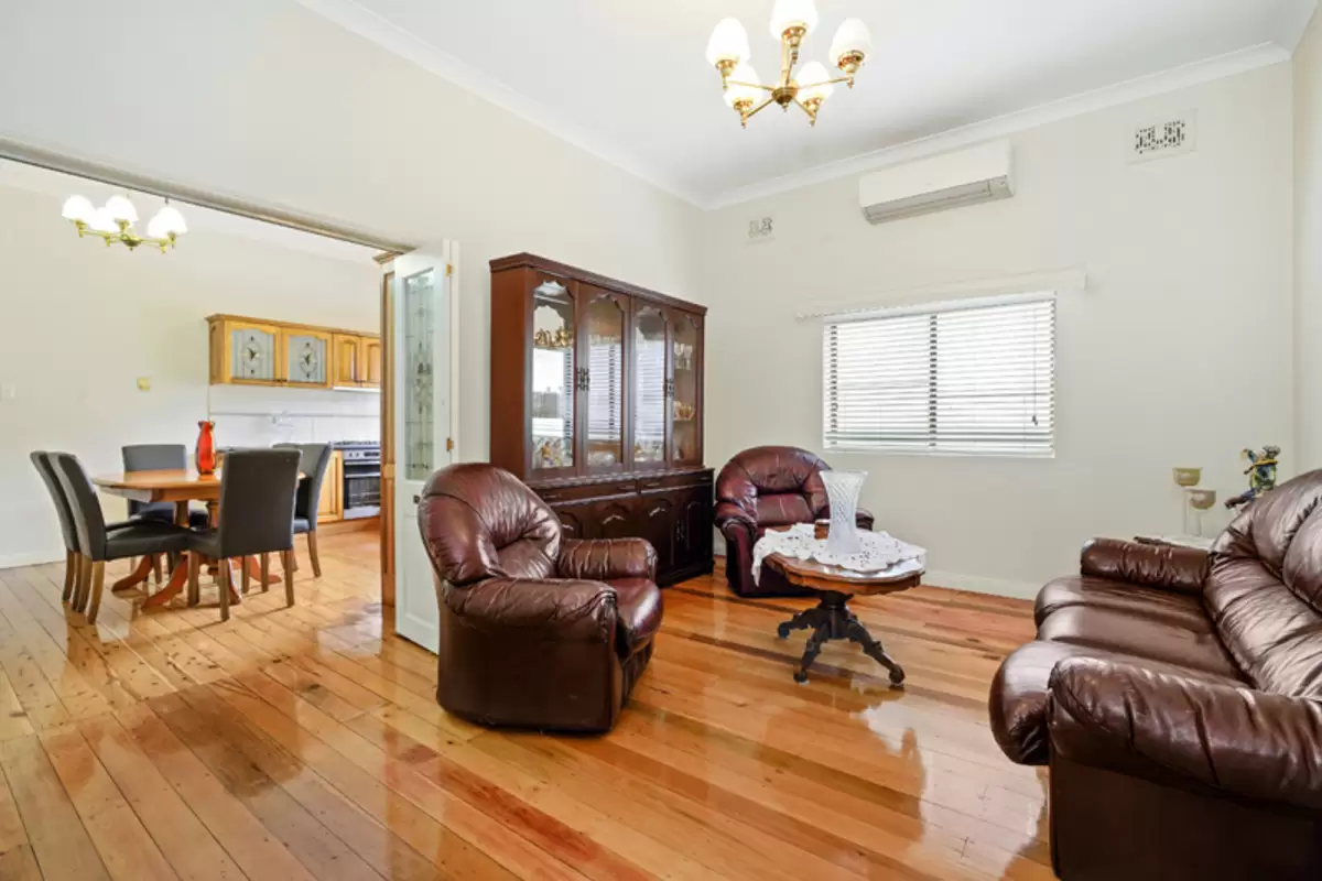 9 Trevenar Street, Ashbury Sold by Rich & Oliva - image 3