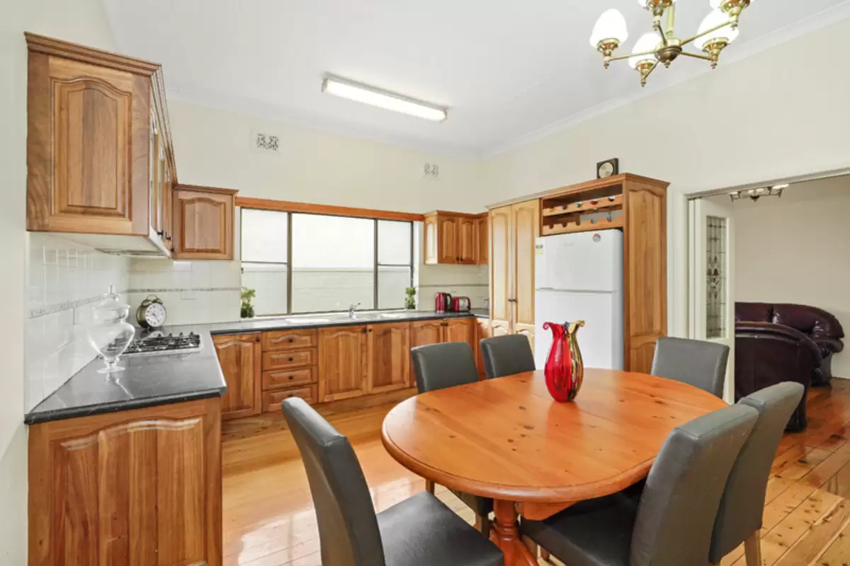 9 Trevenar Street, Ashbury Sold by Rich & Oliva - image 4