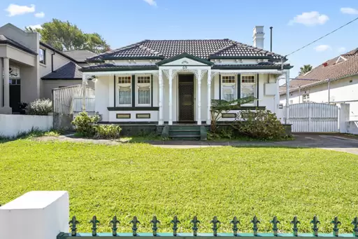 69 Fitzroy Street, Burwood Sold by Rich & Oliva