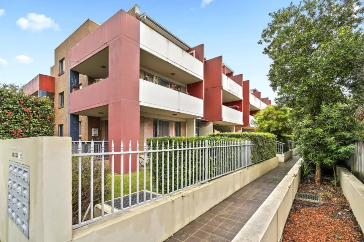 7/174 Bridge Road, Westmead Sold by Rich & Oliva - image 1