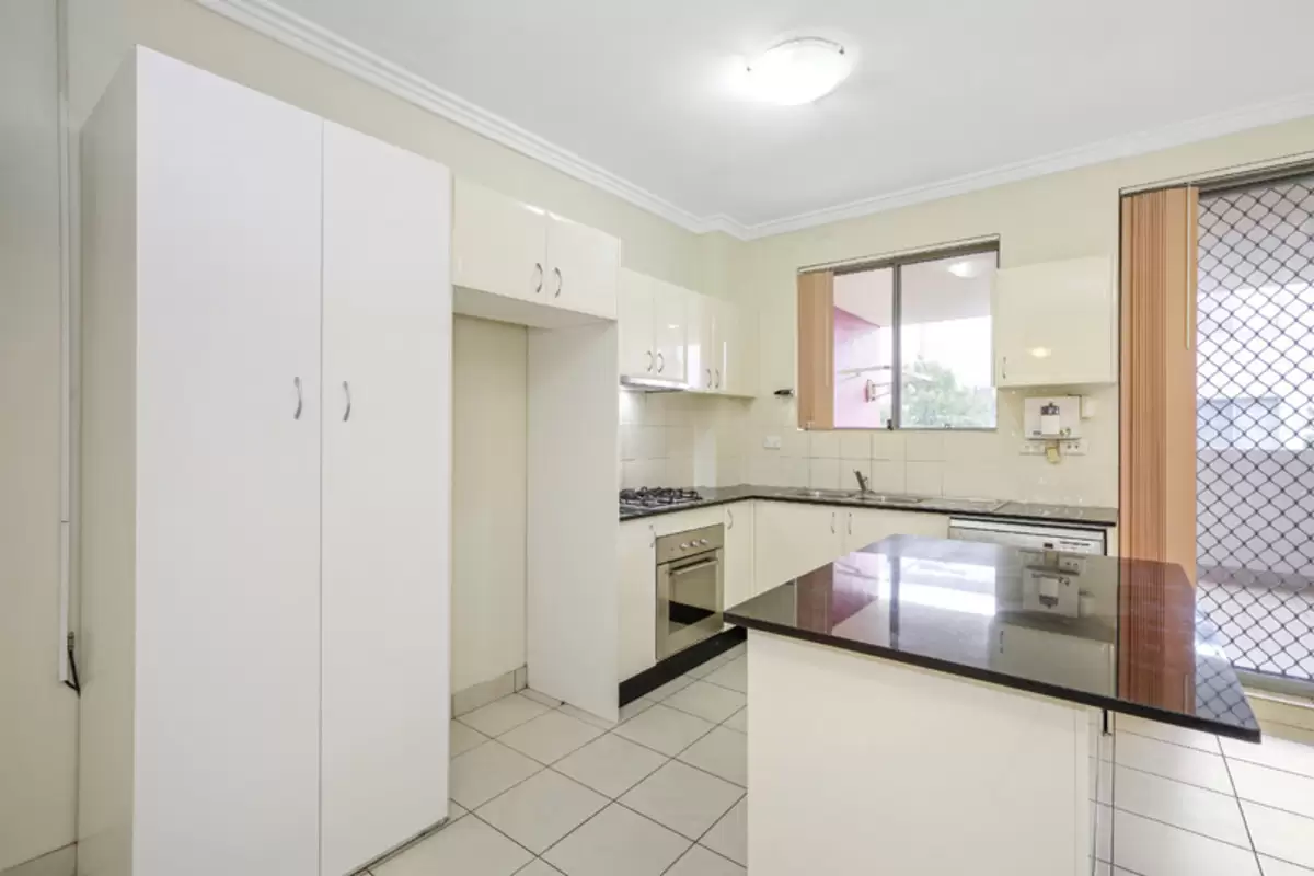 7/174 Bridge Road, Westmead Sold by Rich & Oliva - image 4