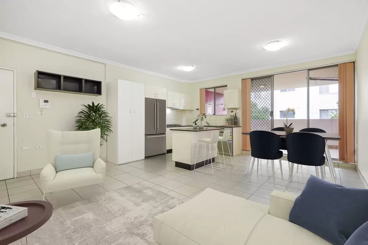 7/174 Bridge Road, Westmead Sold by Rich & Oliva - image 2