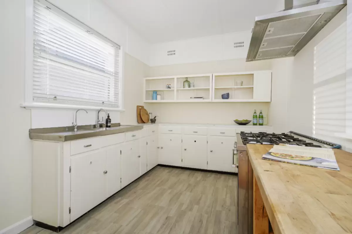 37 Hardy Street, Ashfield Sold by Rich & Oliva - image 3