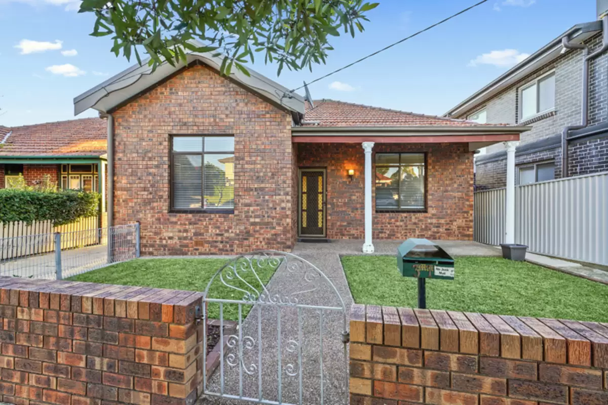 37 Hardy Street, Ashfield Sold by Rich & Oliva - image 1