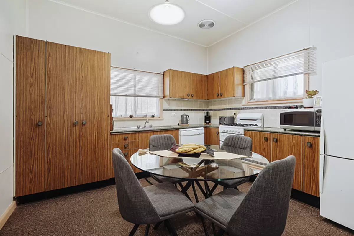 23 Waratah S, Croydon Park Sold by Rich & Oliva - image 4