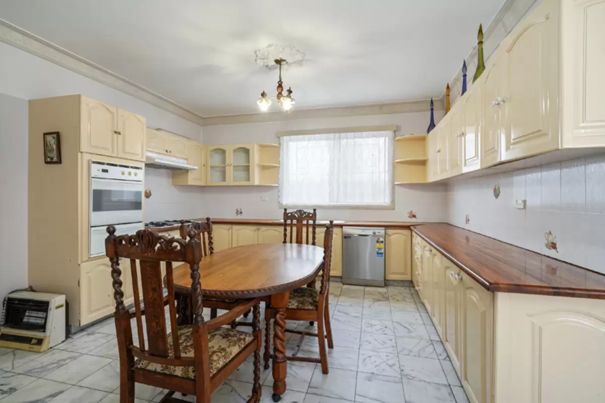 19 Therry Street East, Strathfield South Sold by Rich & Oliva - image 7