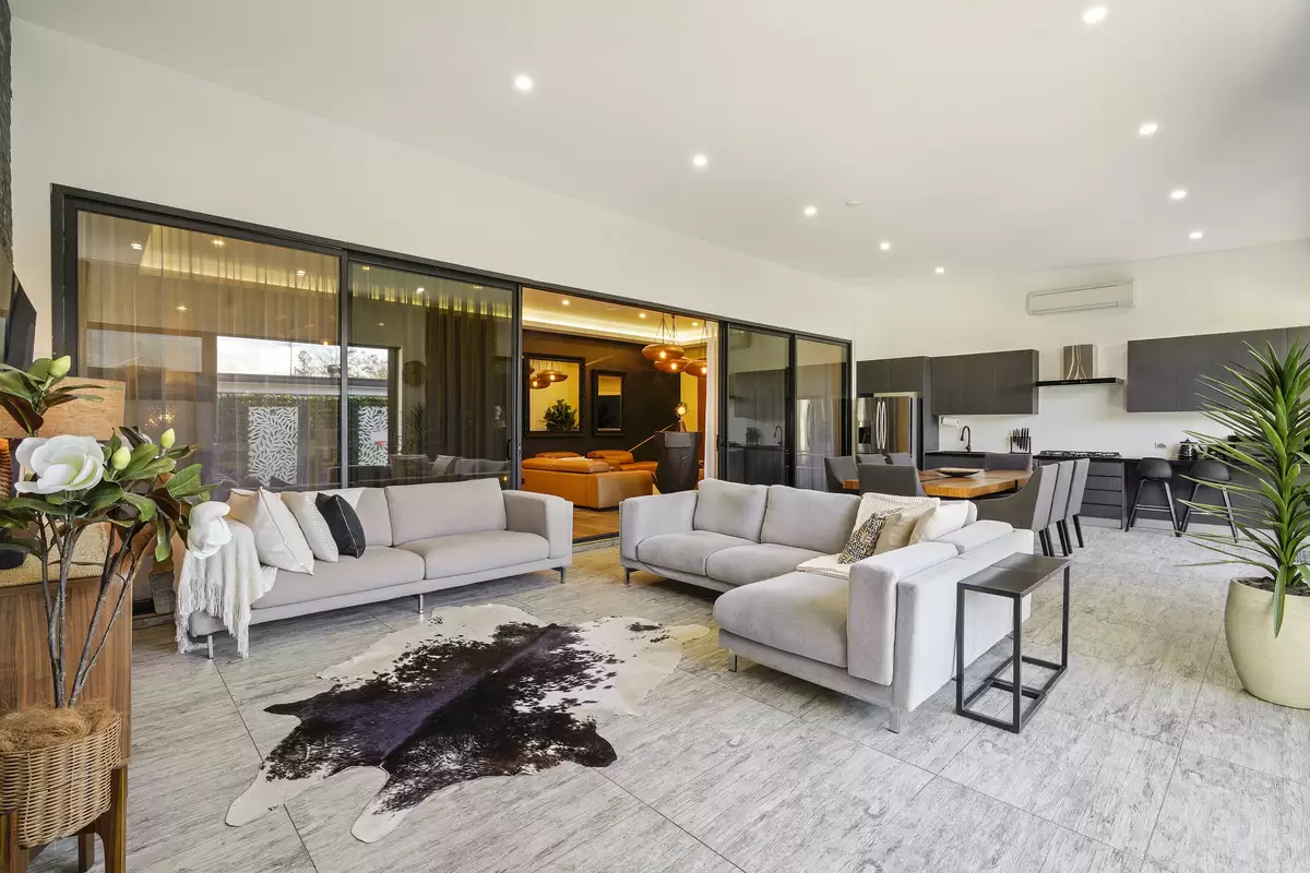35 Cromarty Crescent, Winston Hills Sold by Rich & Oliva - image 23