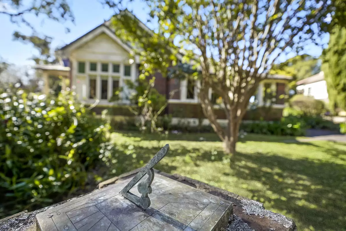 9 Appian Way, Burwood Sold by Rich & Oliva - image 20