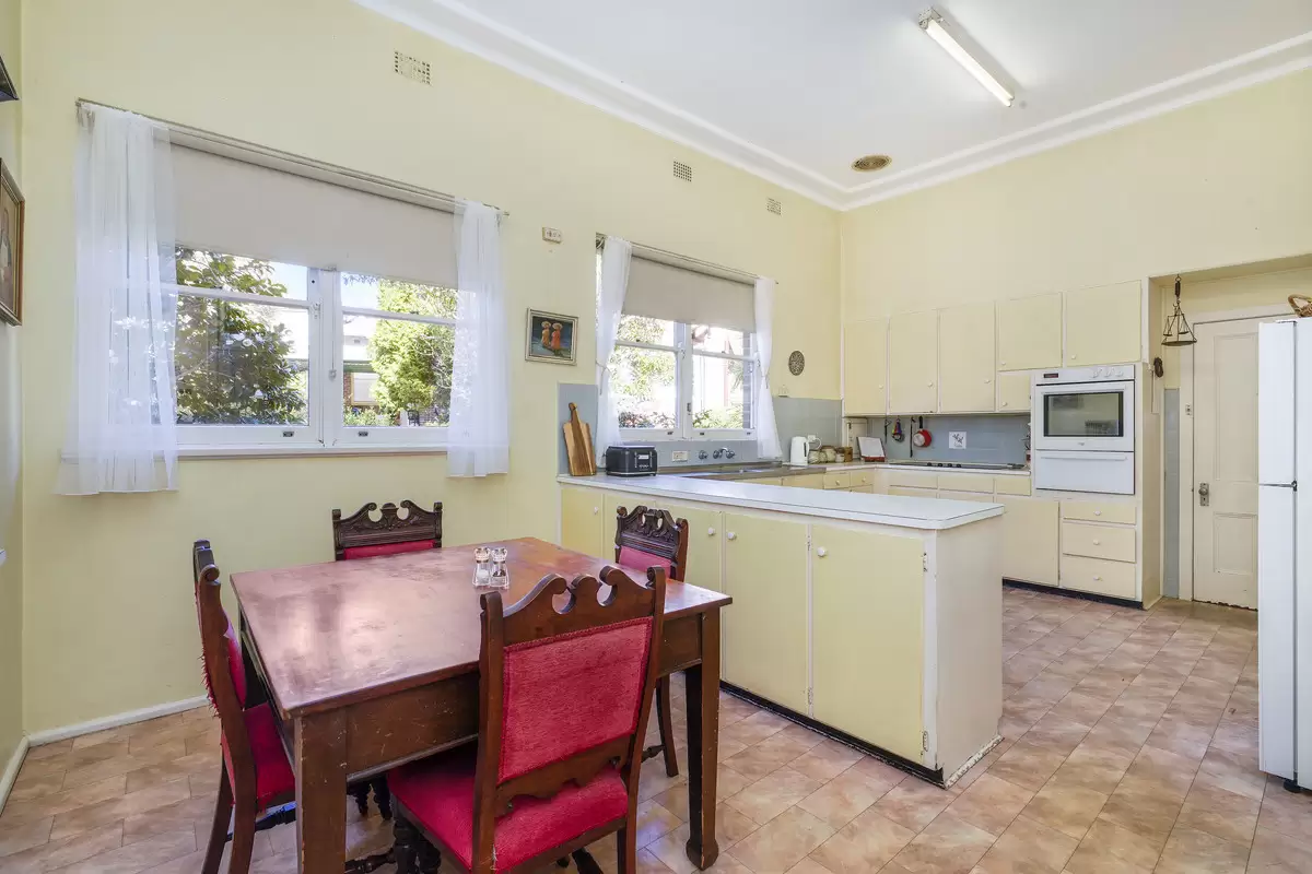 9 Appian Way, Burwood Sold by Rich & Oliva - image 13