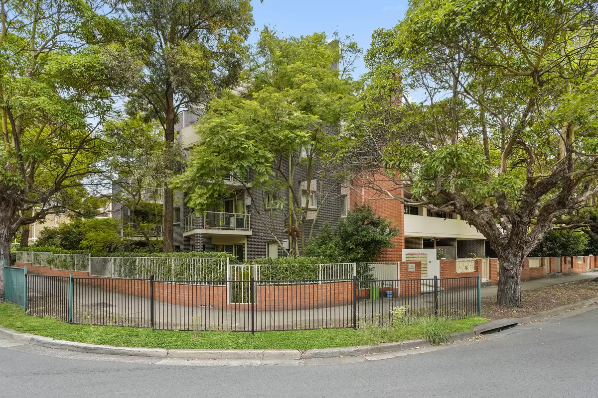 7/6-8 The Crescent, Homebush Sold by Rich & Oliva - image 1