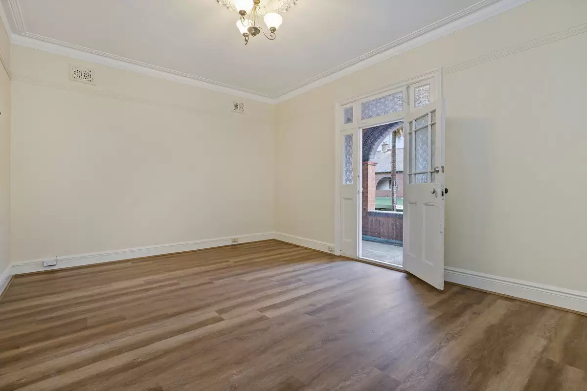26 The Strand, Croydon Sold by Rich & Oliva - image 10