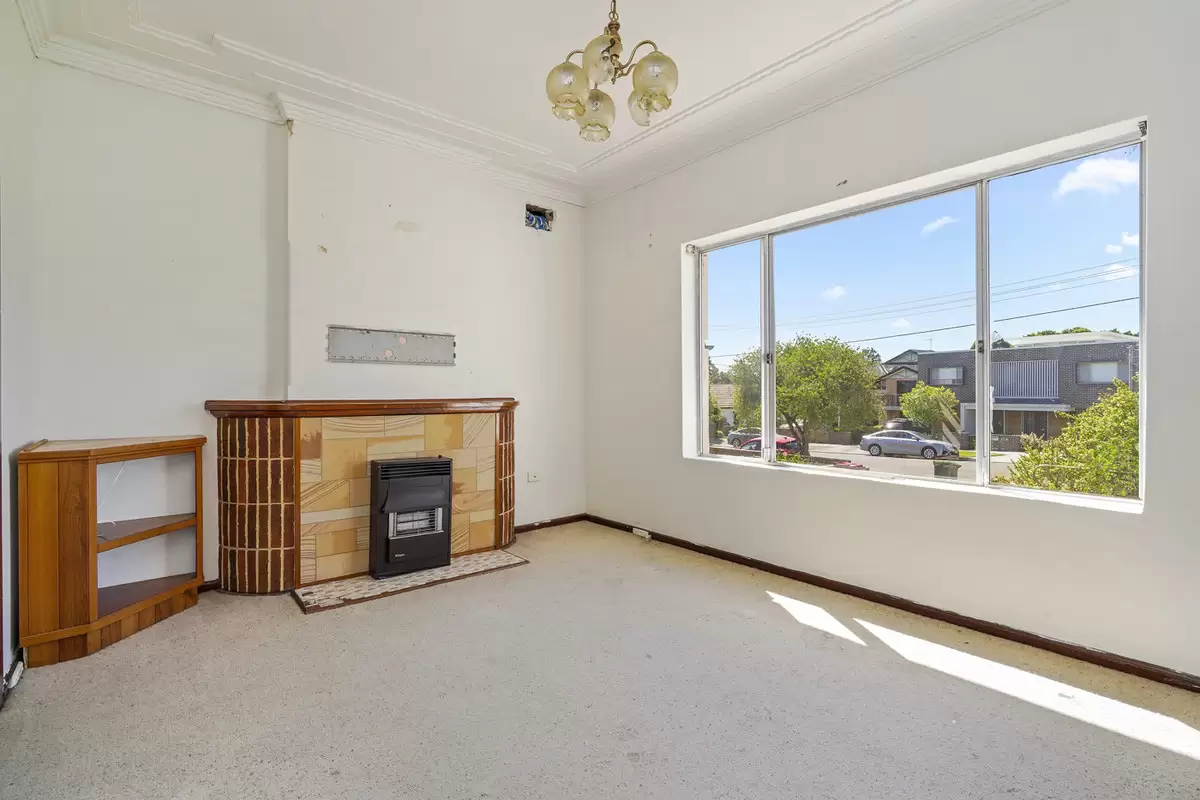 17 Narani Crescent, Earlwood Sold by Rich & Oliva - image 5