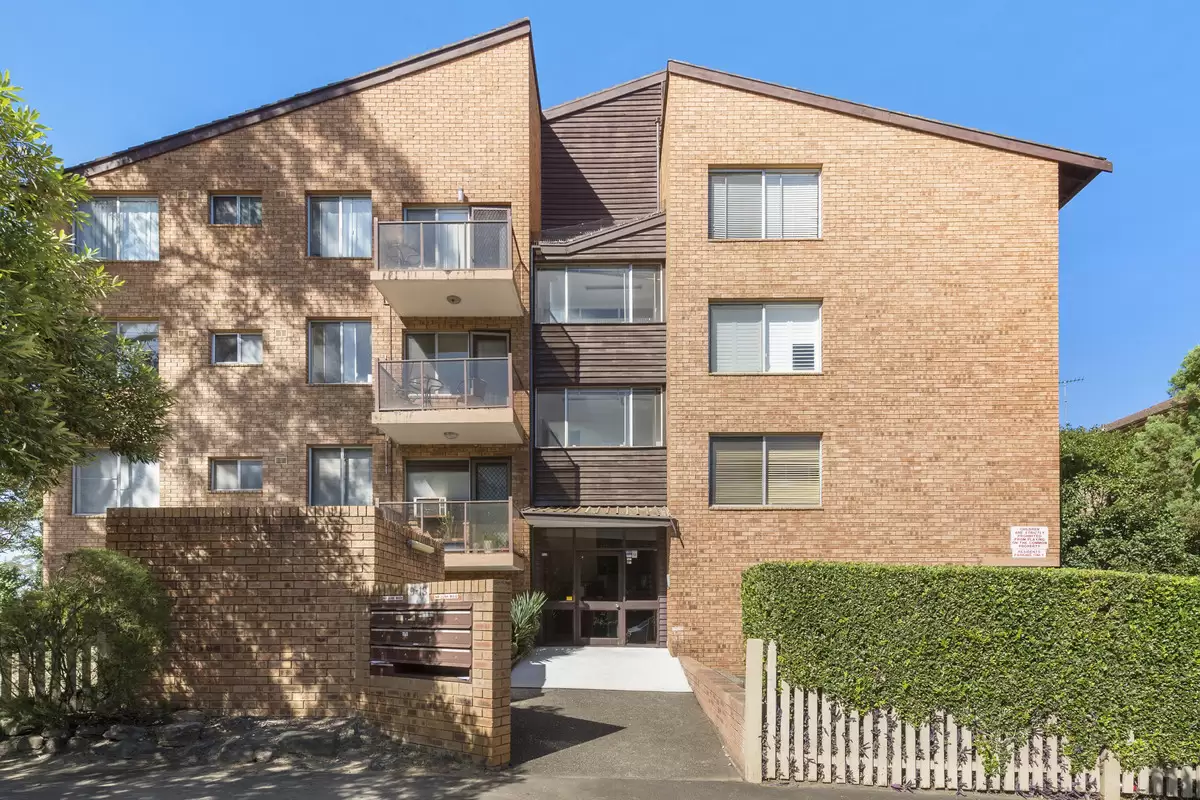 15/9 Castle Street, North Parramatta Sold by Rich & Oliva - image 1